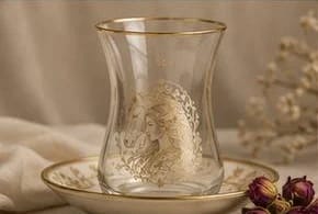 استکان کمرباریک با نقش آسپانا